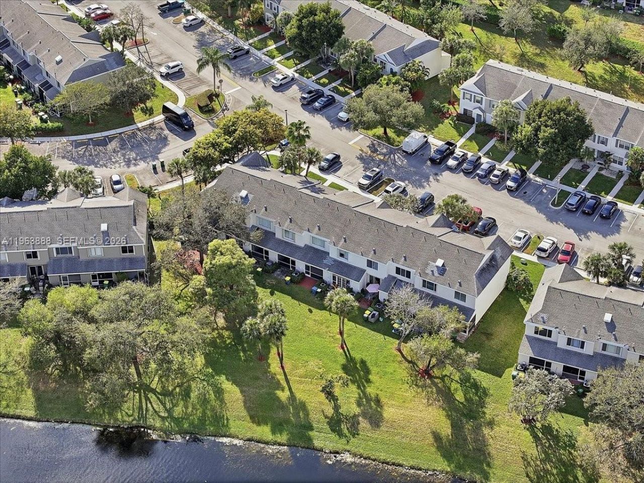 7934 Sanibel Dr, Tamarac, FL 33321 Photo