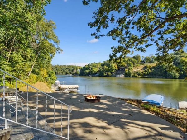 26040 224th Avenue, Delhi, IA 52223