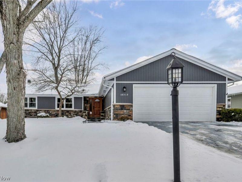 18313 Potomac Drive, Strongsville, OH 44136 Photo 2