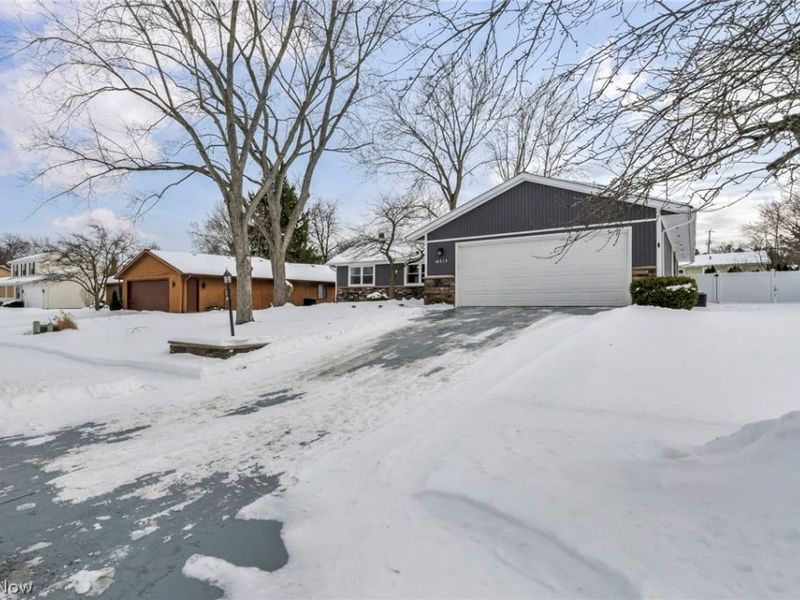 18313 Potomac Drive, Strongsville, OH 44136 Photo 6