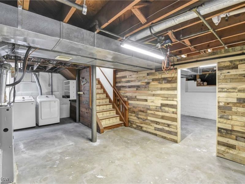 13509 Wainstead Avenue, Cleveland, OH 44111 Photo 32