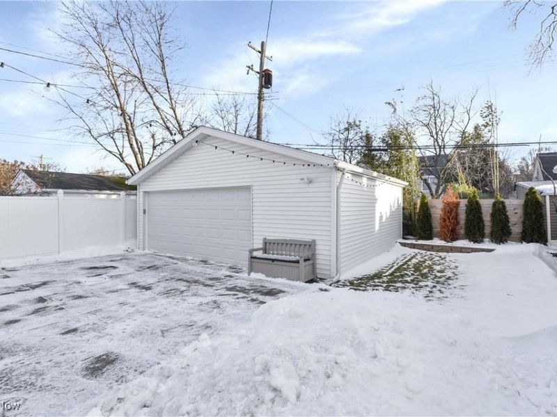 13509 Wainstead Avenue, Cleveland, OH 44111 Photo 36