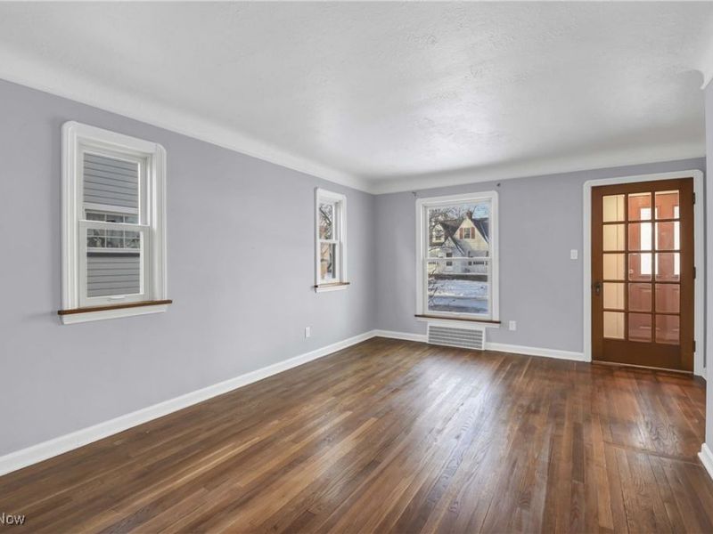 13509 Wainstead Avenue, Cleveland, OH 44111 Photo 8