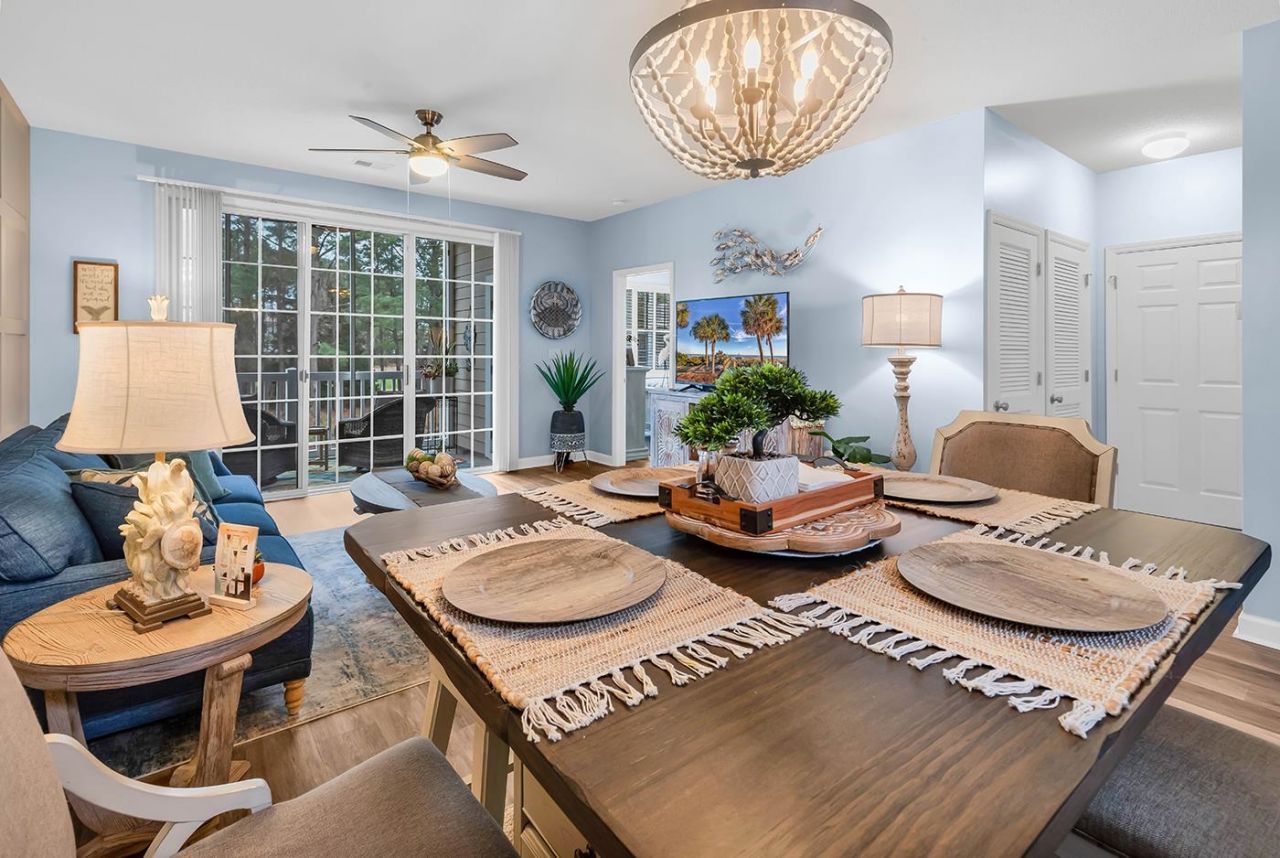 5825 Catalina Dr. Photo 9