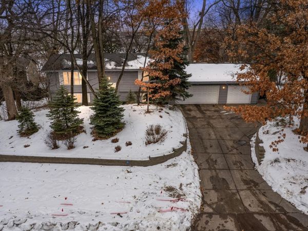 276 Twin Lake Trail, Little Canada, MN 55127