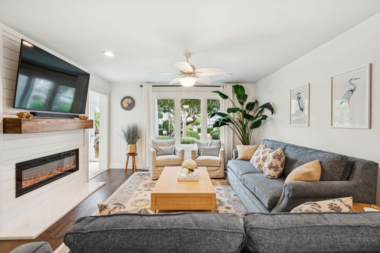 407 Yacht Harbor Court Photo 10