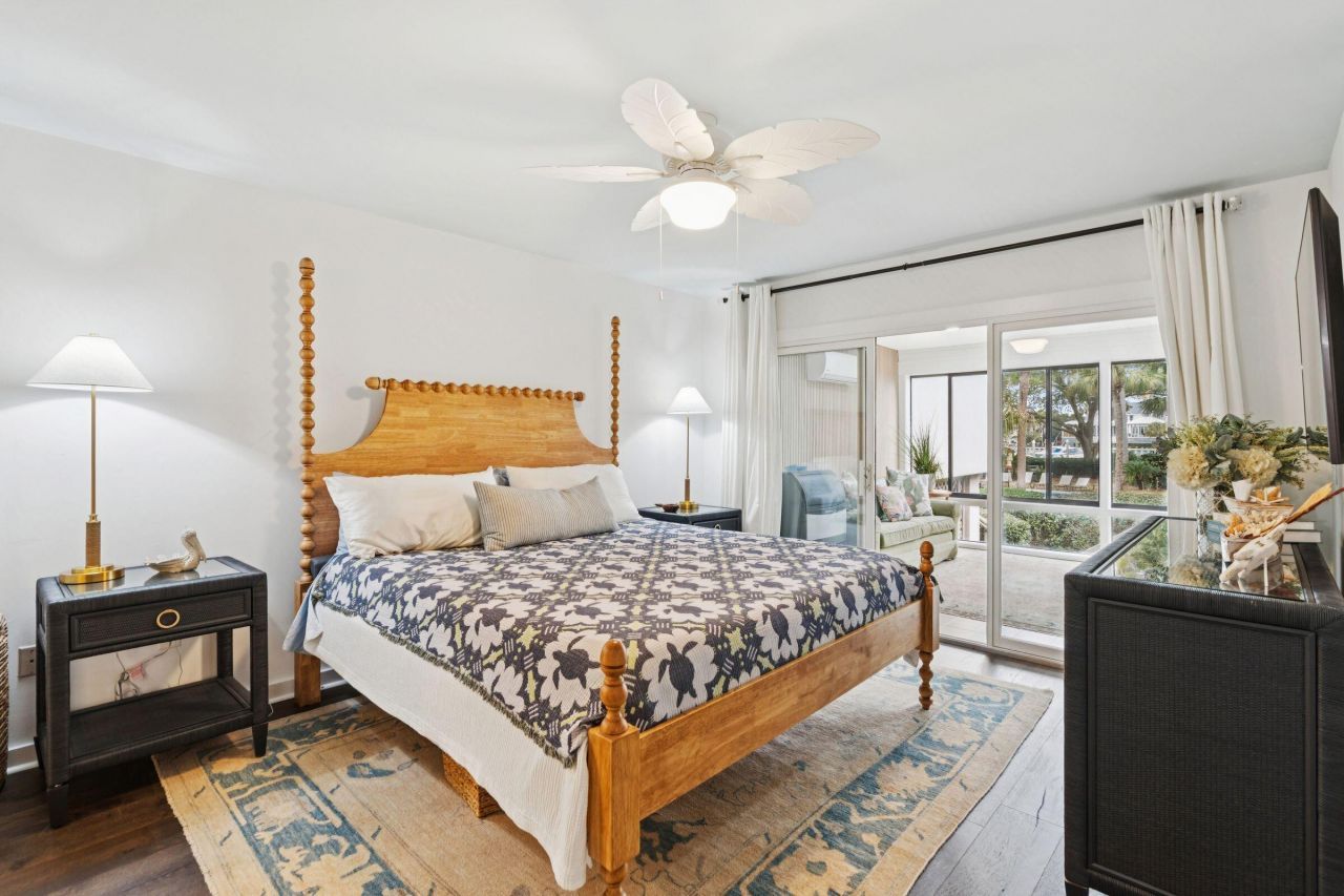 407 Yacht Harbor Court Photo 19