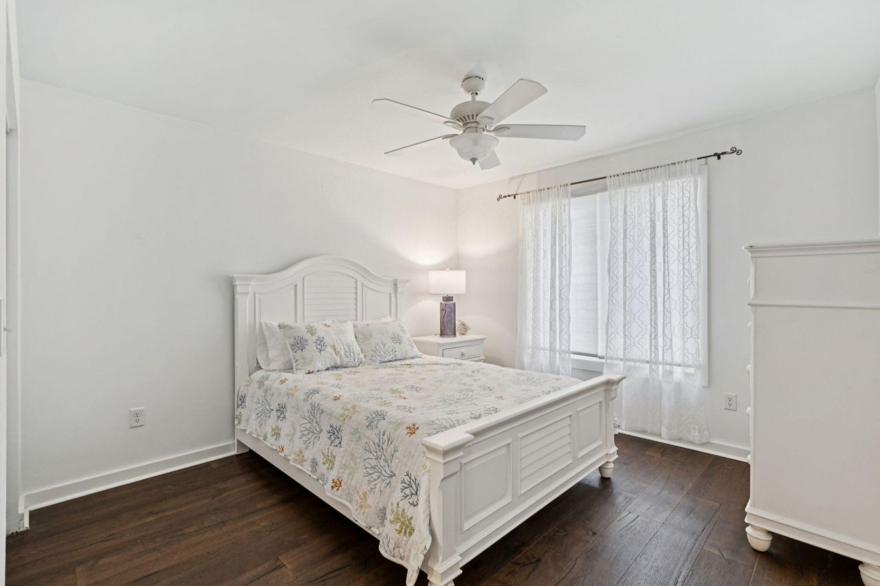 407 Yacht Harbor Court Photo 24