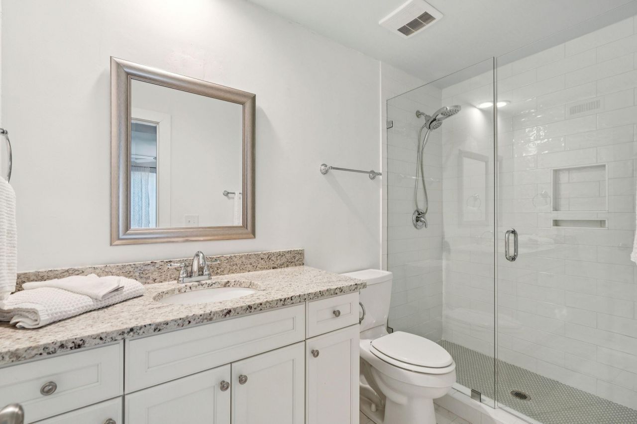 407 Yacht Harbor Court Photo 25