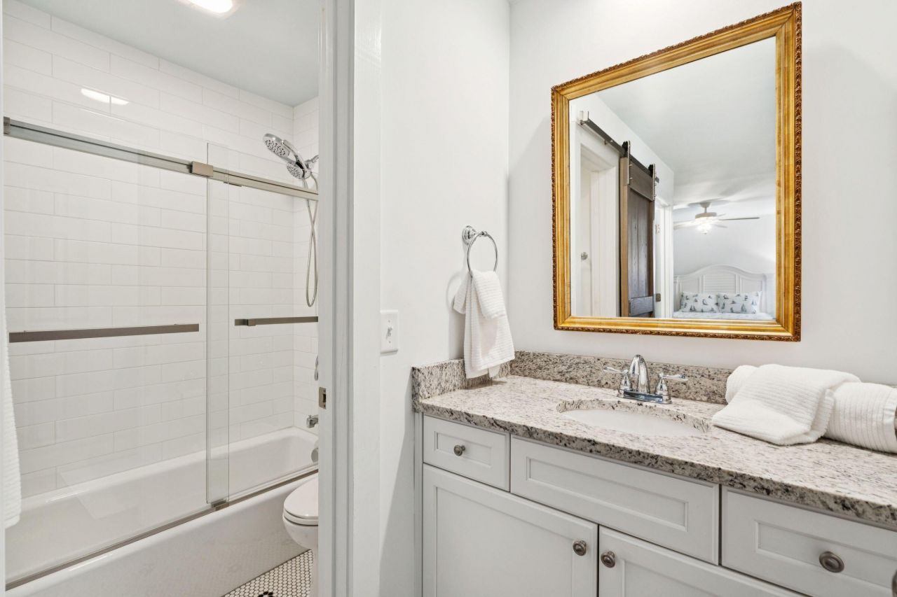 407 Yacht Harbor Court Photo 27