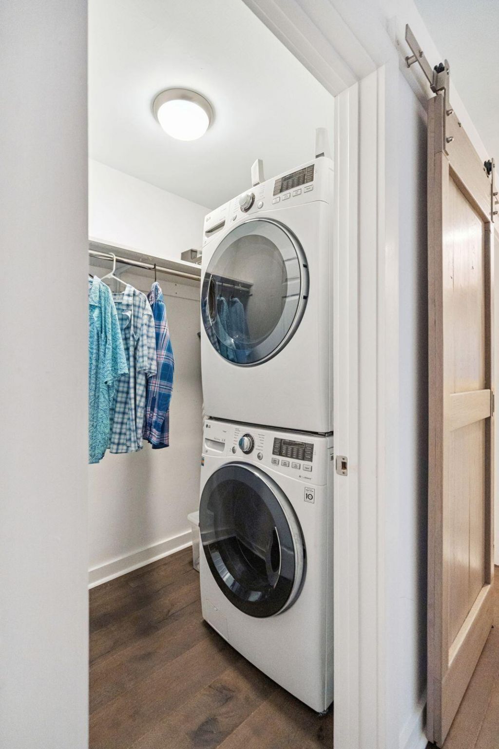 407 Yacht Harbor Court Photo 28