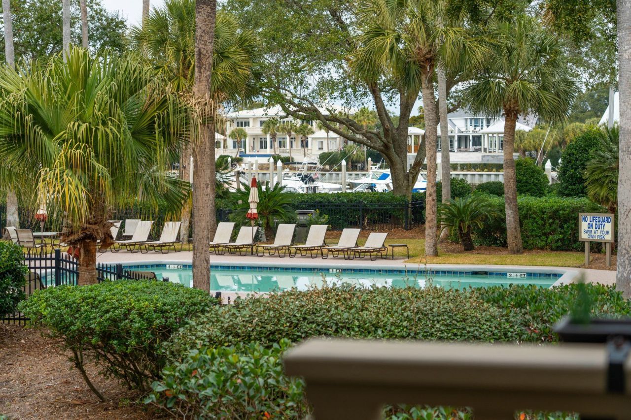 407 Yacht Harbor Court Photo 31