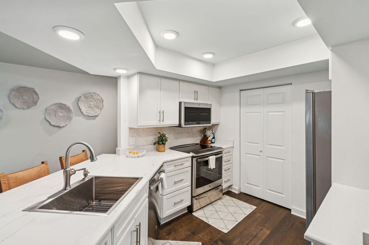 407 Yacht Harbor Court Photo 5