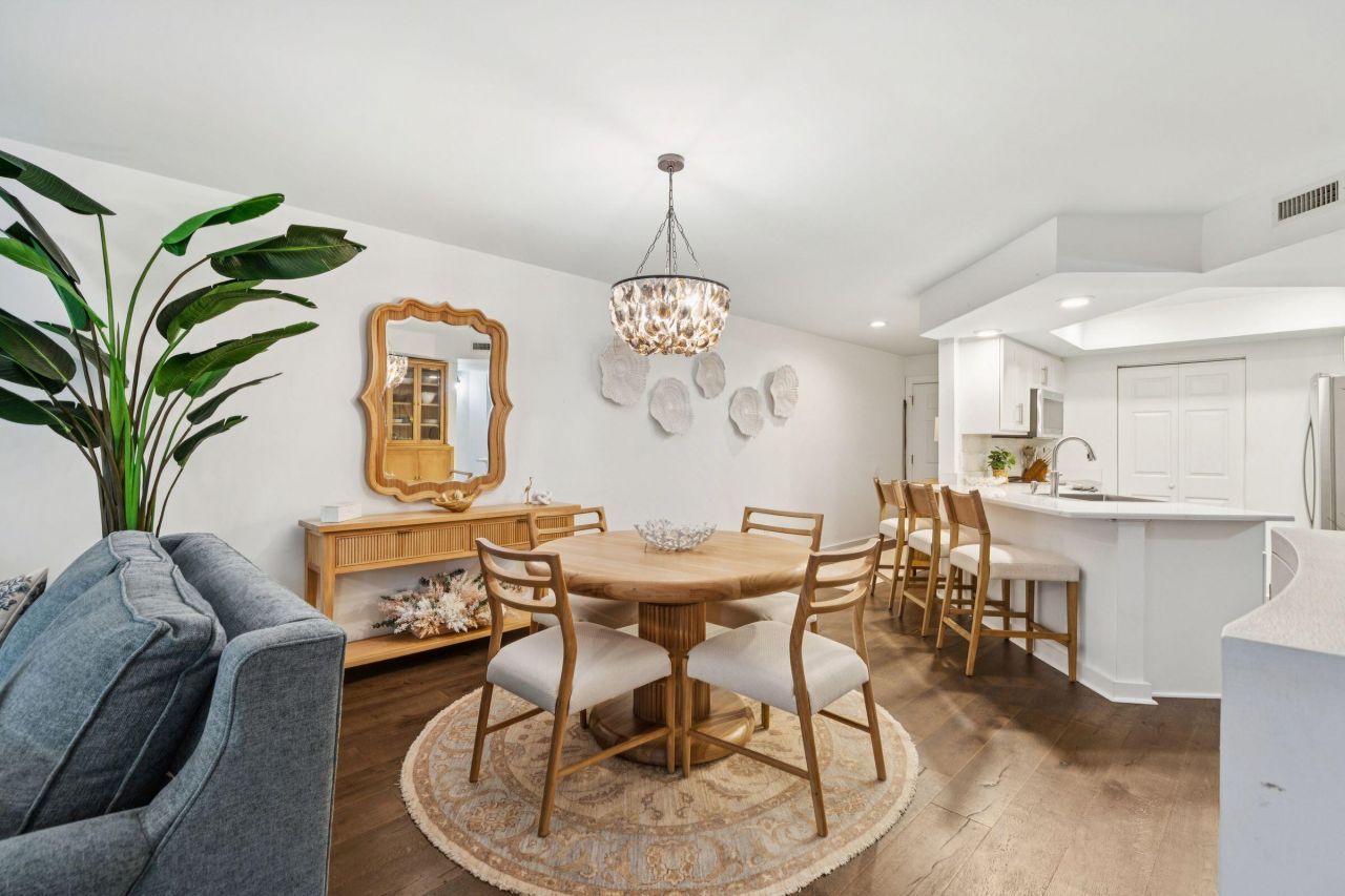 407 Yacht Harbor Court Photo 7