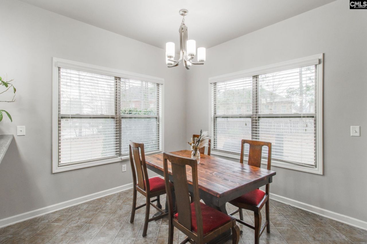 376 Baybridge Drive  Photo 10