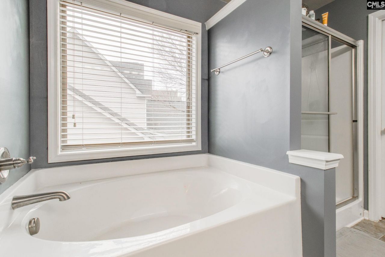 376 Baybridge Drive  Photo 16