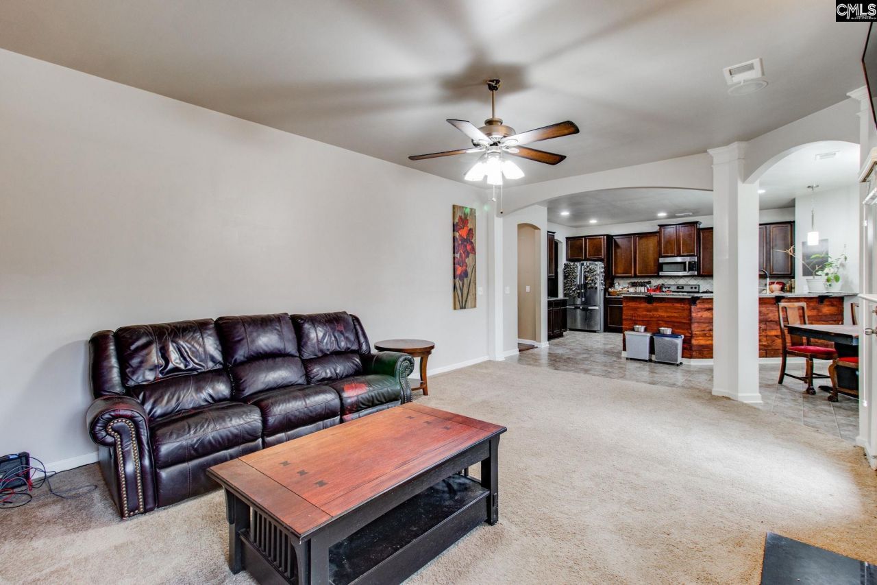 376 Baybridge Drive  Photo 4