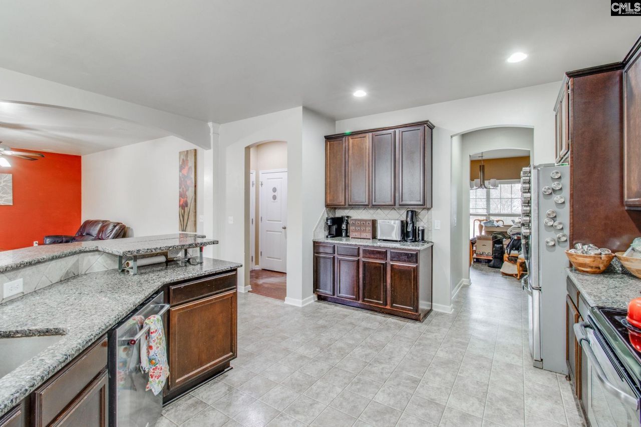 376 Baybridge Drive  Photo 8