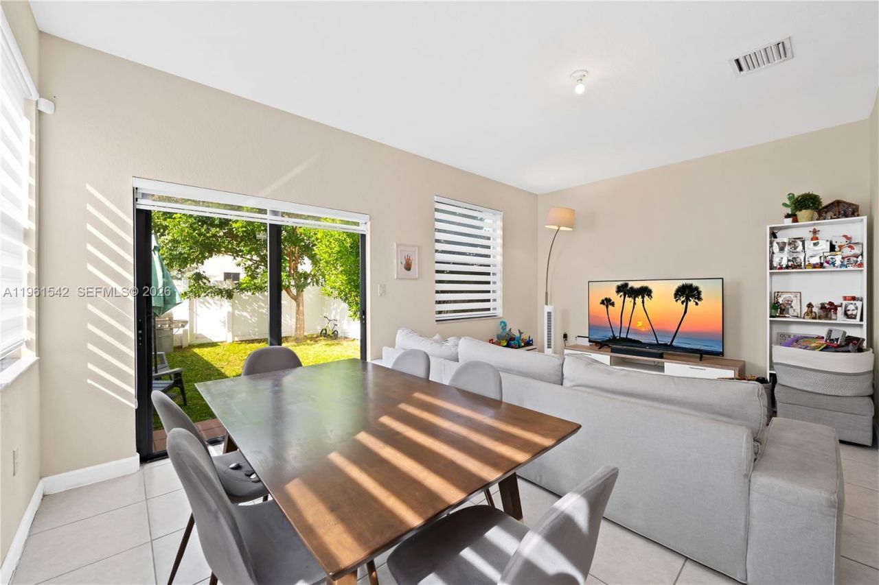 11006 W 32nd Ln, Hialeah, FL 33018 Photo