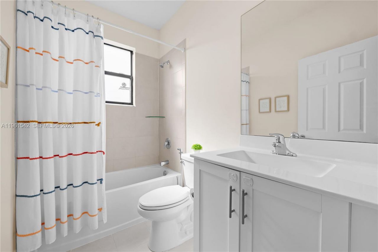 11006 W 32nd Ln, Hialeah, FL 33018 Photo