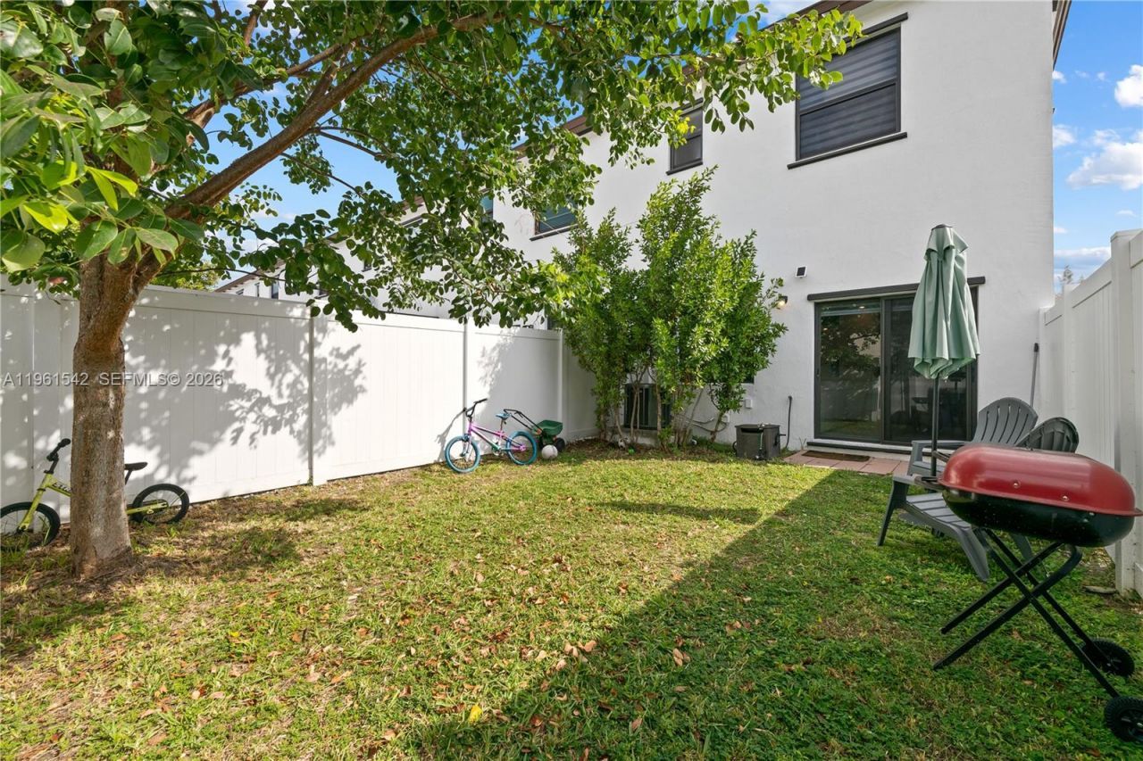 11006 W 32nd Ln, Hialeah, FL 33018 Photo