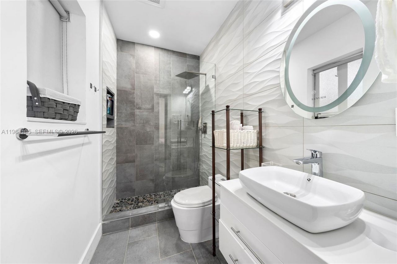 8030 Noremac Ave, Unit N/A, Miami Beach, FL 33141 Photo