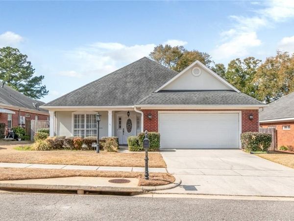 1118 Hillcrest Crossing E, Mobile, AL 36695