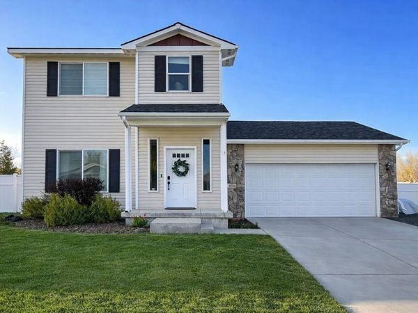 9726 W January Dr, Cheney, WA 99004