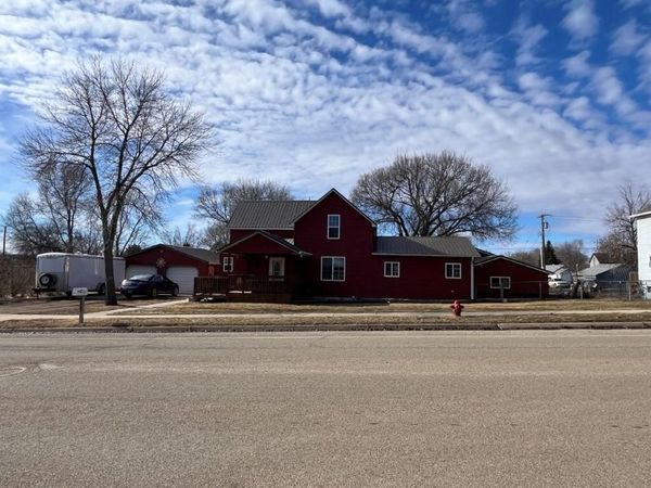 615 E 4th Avenue, Mobridge, SD 57601