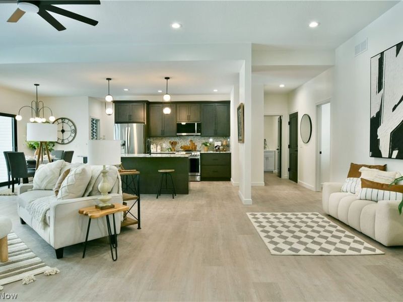 248 Robbies Run, Cortland, OH 44410 Photo 12