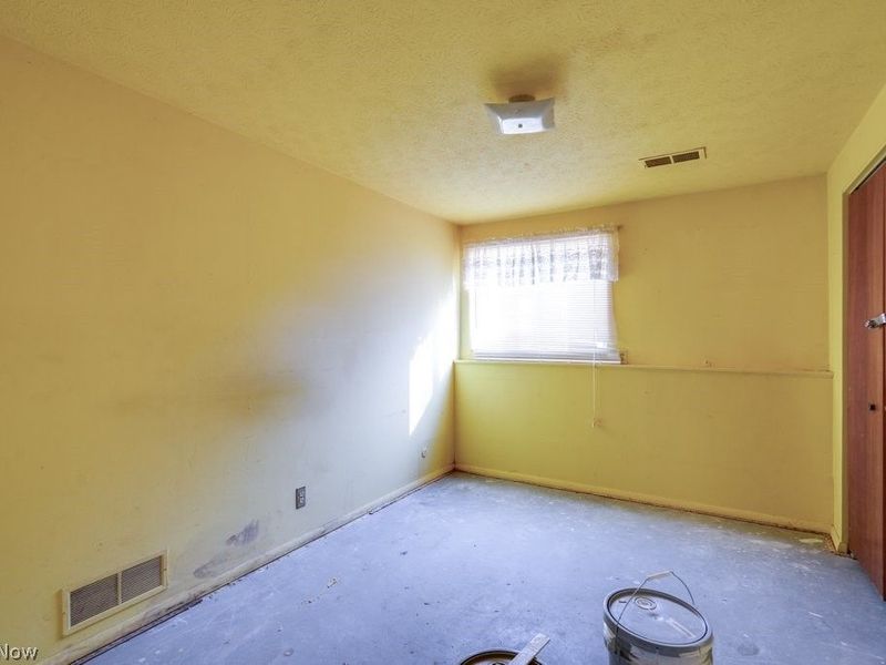 697 Ocean Avenue, Akron, OH 44310 Photo 16