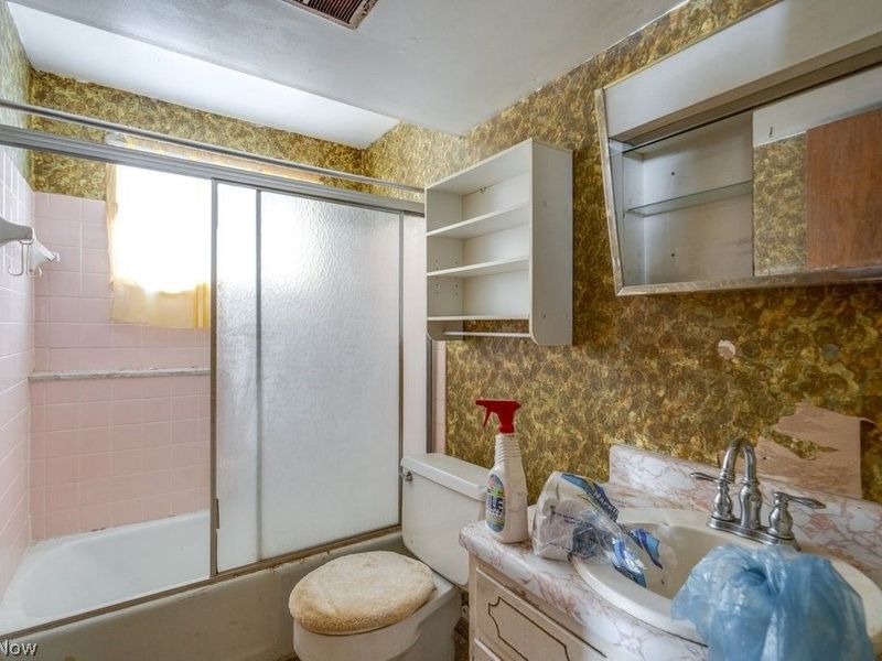 697 Ocean Avenue, Akron, OH 44310 Photo 19