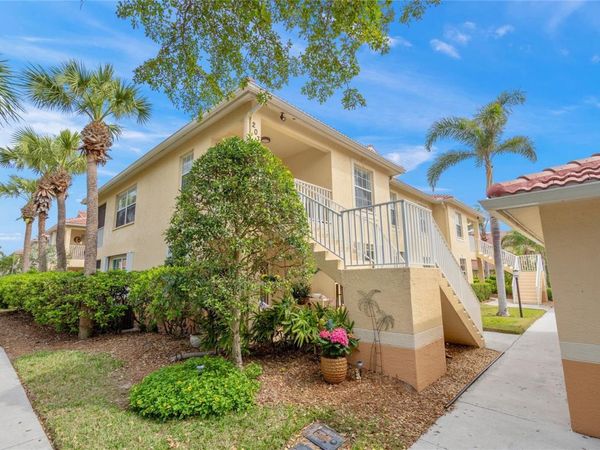 203 CASA DEL LAGO WAY, Unit 203, VENICE, FL 34292