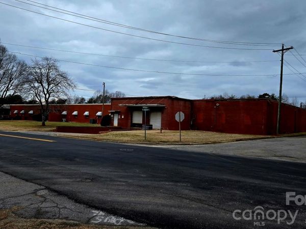 900 W Academy Street, Cherryville, NC 28021