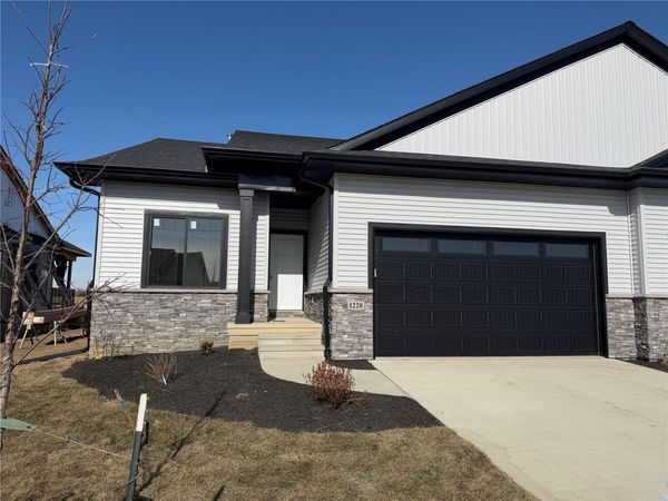 1220 Berkshire Lane, North Liberty, IA 52317