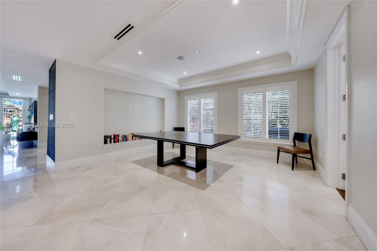 520 N Parkway, Golden Beach, FL 33160 Photo