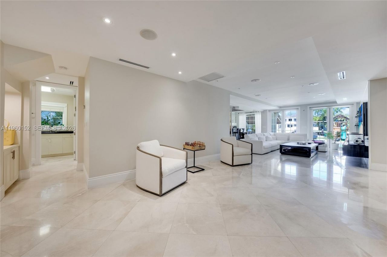 520 N Parkway, Golden Beach, FL 33160 Photo