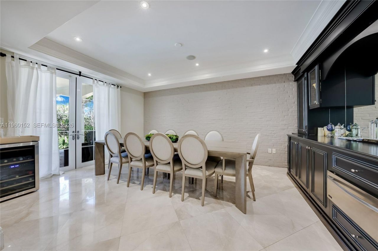 520 N Parkway, Golden Beach, FL 33160 Photo