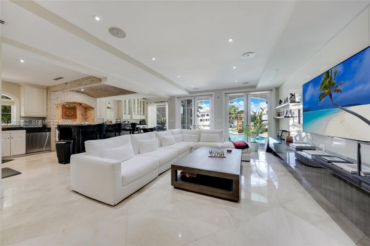 520 N Parkway, Golden Beach, FL 33160 Photo