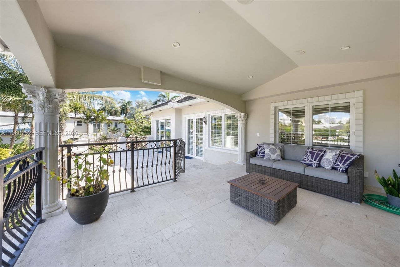520 N Parkway, Golden Beach, FL 33160 Photo