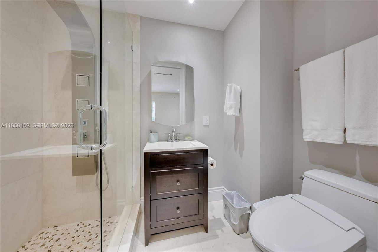 520 N Parkway, Golden Beach, FL 33160 Photo