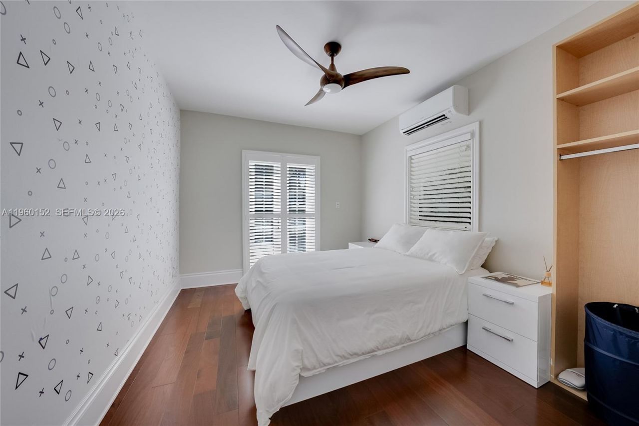 520 N Parkway, Golden Beach, FL 33160 Photo