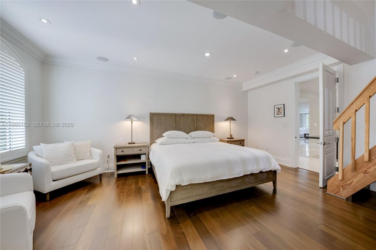 520 N Parkway, Golden Beach, FL 33160 Photo