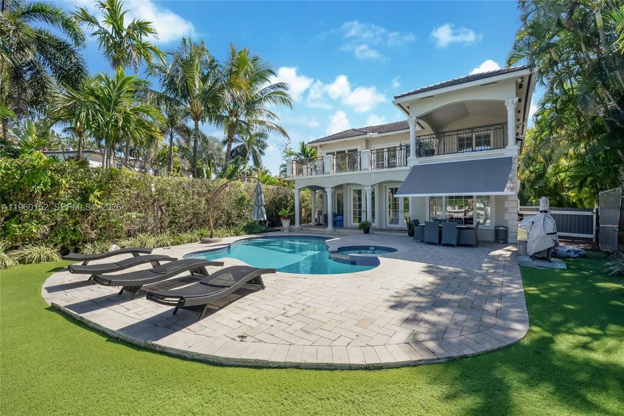 520 N Parkway, Golden Beach, FL 33160 Photo