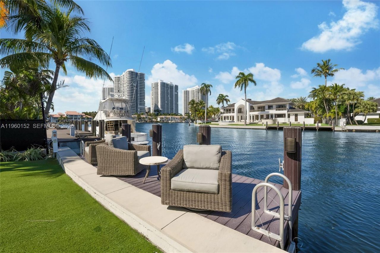 520 N Parkway, Golden Beach, FL 33160 Photo