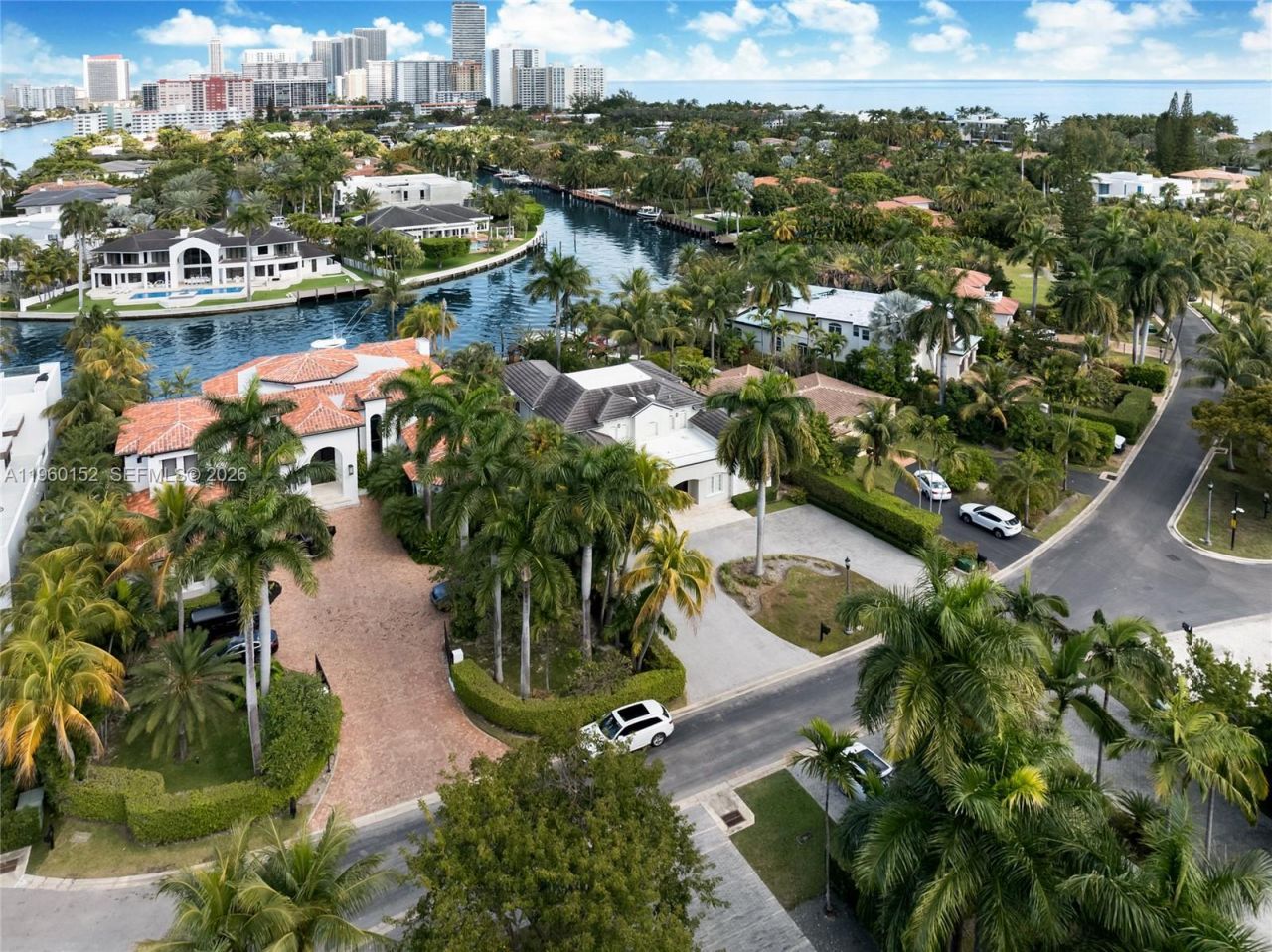 520 N Parkway, Golden Beach, FL 33160 Photo