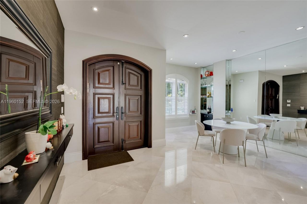 520 N Parkway, Golden Beach, FL 33160 Photo