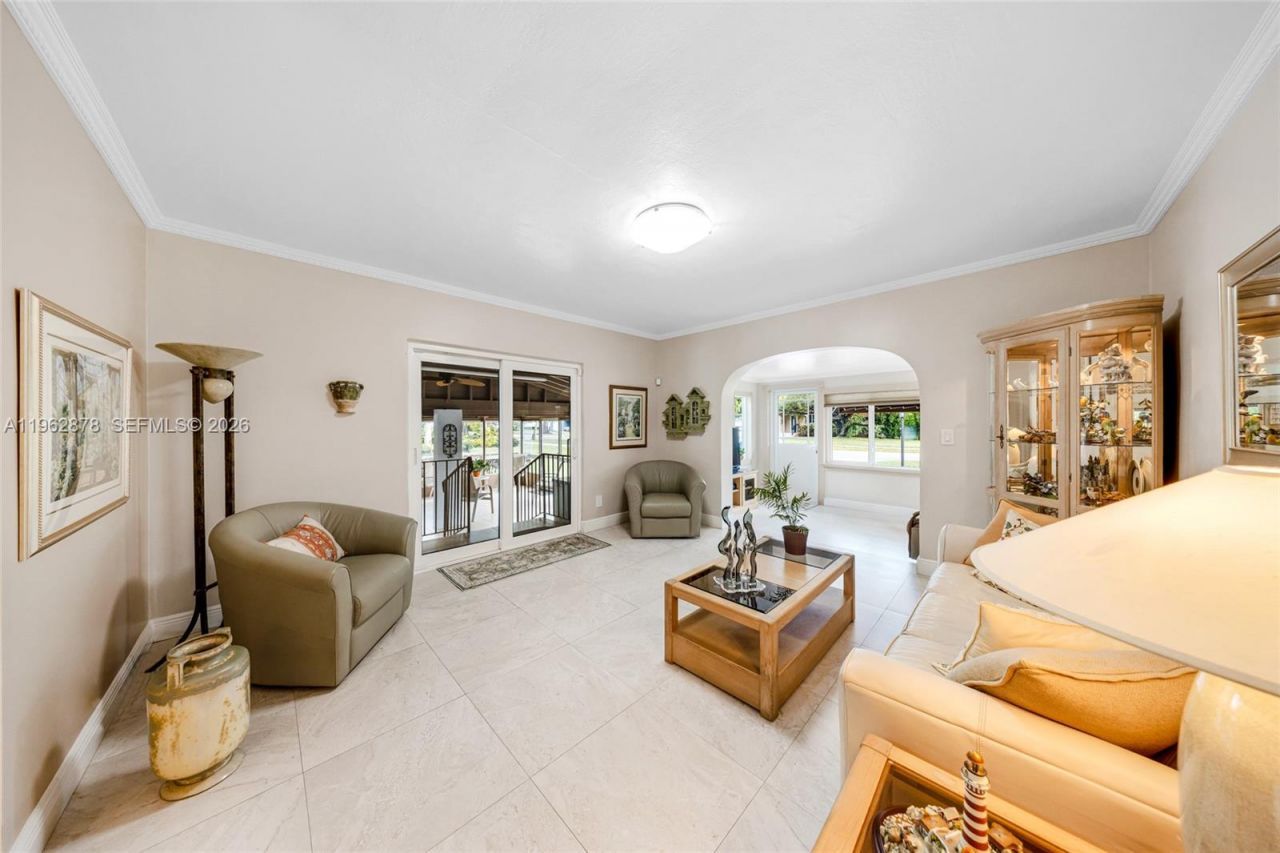 564 De Leon Dr, Miami Springs, FL 33166 Photo