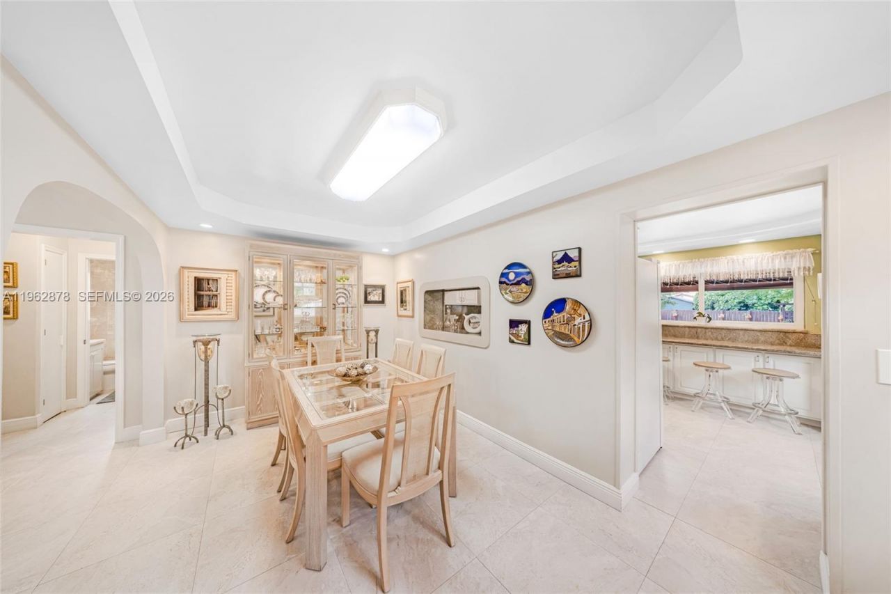 564 De Leon Dr, Miami Springs, FL 33166 Photo