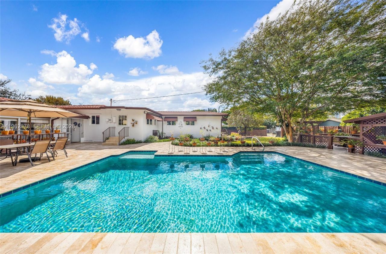 564 De Leon Dr, Miami Springs, FL 33166 Photo